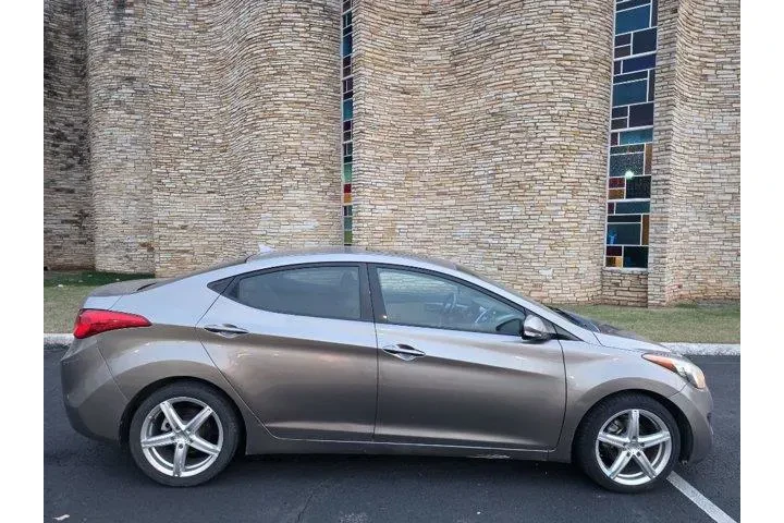 $7490 : Hyundai ELANTRA 2011 GLS 4dr image 2