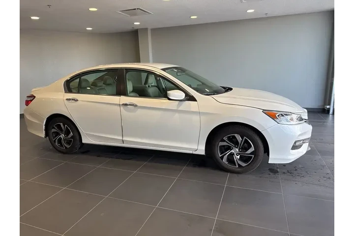 $16749 : Honda Accord 2017 LX 4dr Sed image 6