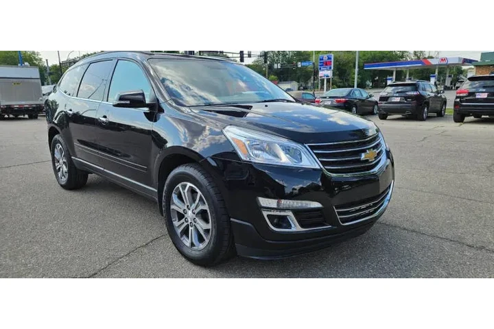 $12990 : 2016 Traverse LT image 4