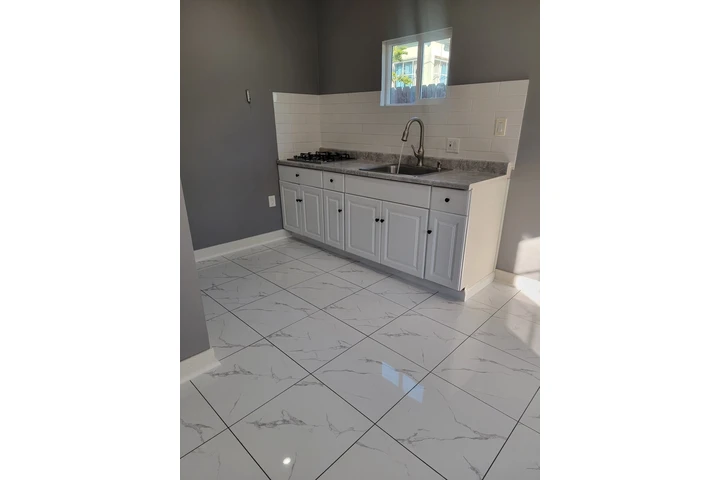 $1650 : ESTUDIO EN PARTE DE ATRAS image 5