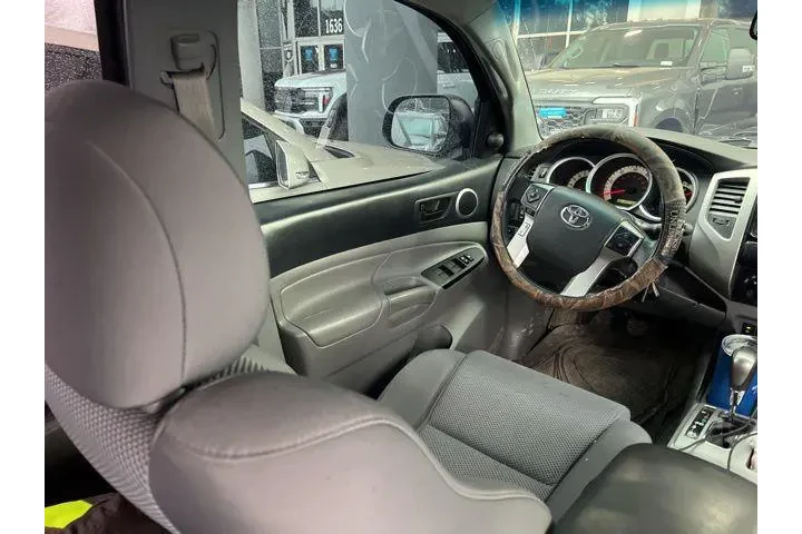 $18000 : Toyota Tacoma 2015 4x2 PreRu image 6