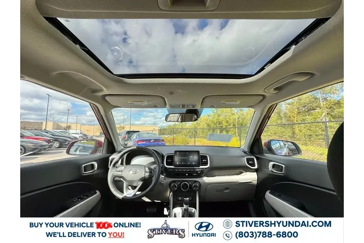 $25043 : Hyundai VENUE 2026 SEL 4dr C image 4