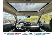 $25043 : Hyundai VENUE 2026 SEL 4dr C thumbnail
