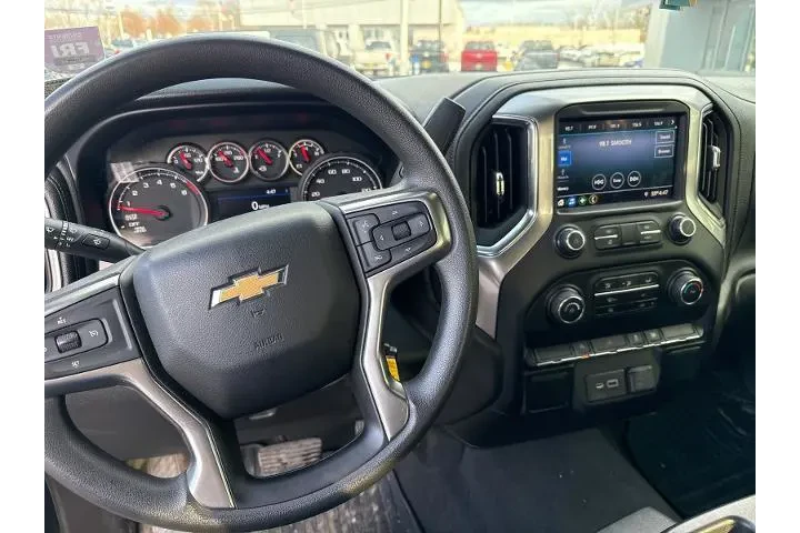 $23500 : Chevrolet Silverado 1500 202 image 3