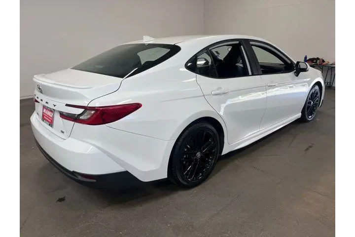 $29471 : Toyota Camry 2025 SE 4dr Sed image 3