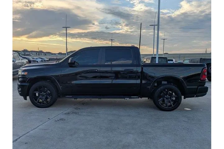 $38495 : Ram 1500 2025 4x4 Big Horn 4 image 5