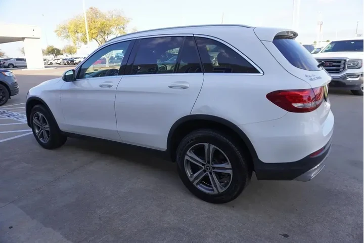 $17988 : Mercedes-Benz GLC 2018 GLC 3 image 4