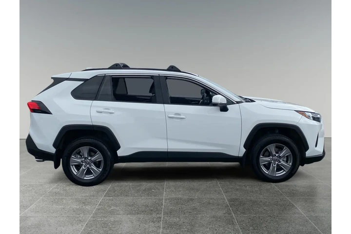 $35572 : Toyota RAV4 2025 XLE 4dr SUV image 2