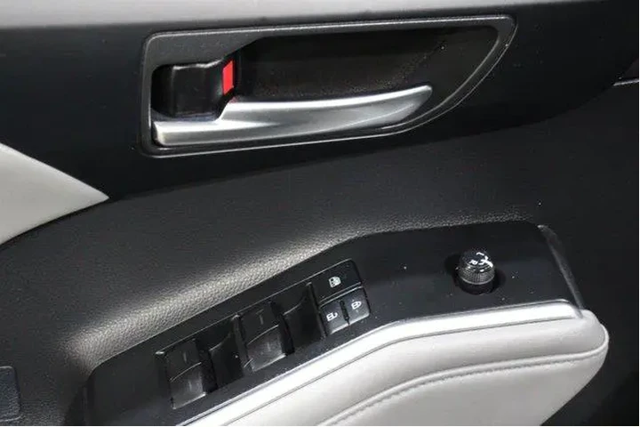 $28998 : Toyota Highlander 2021 XLE 4 image 7