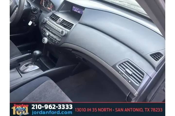 $6798 : Honda Accord 2010 LX 4dr Sed image 9