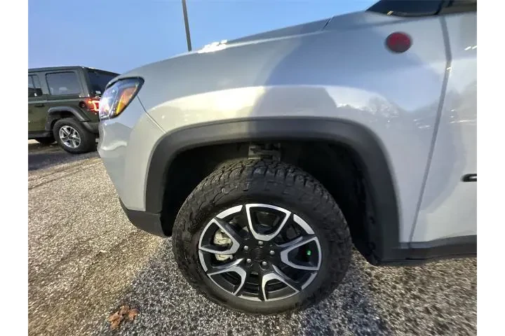 $27800 : Jeep Compass 2024 4x4 Trailh image 10