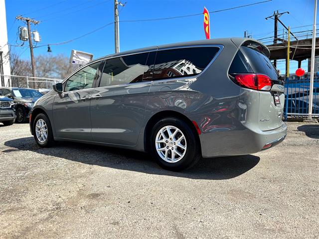 $24500 : 2020 Pacifica TOURING image 5