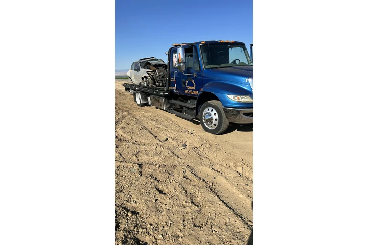 Bakersfield Arvin towing image 5