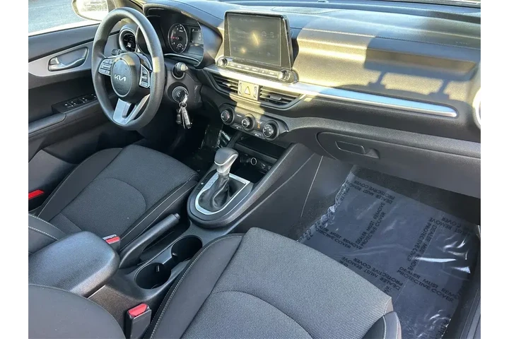 $16434 : Kia Forte 2023 LX 4dr Sedan image 8