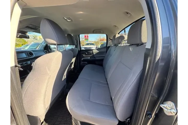 $30700 : Toyota Tacoma 2019 4x4 TRD P image 7