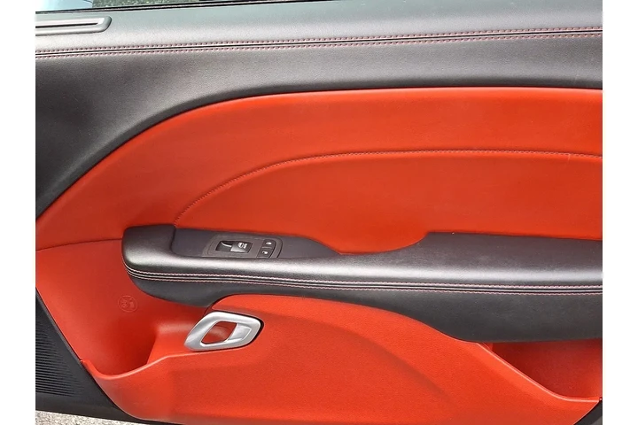 $39997 : Dodge Challenger 2022 R/T Sc image 10