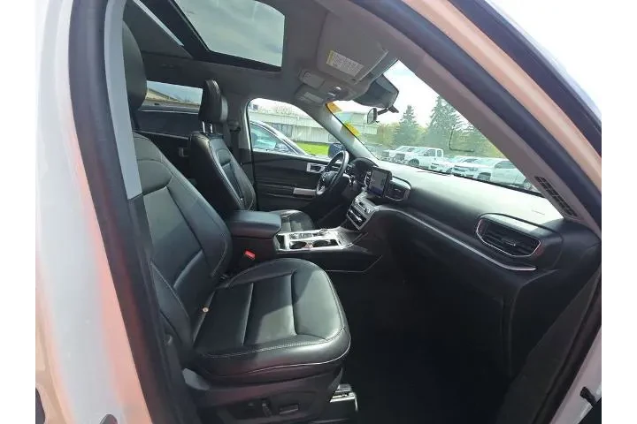 $27999 : Ford Explorer 2023 AWD XLT 4 image 2