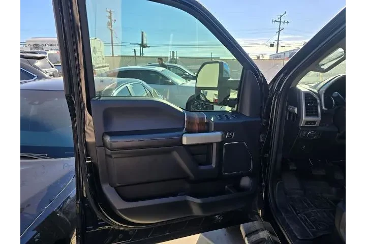 $32000 : Ford F-150 2017 4x4 Lariat 4 image 8