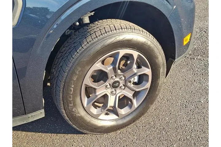 $26995 : Ford Maverick 2022 AWD XL 4d image 8