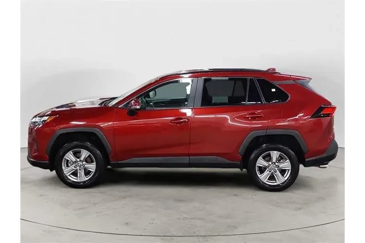 $29588 : Toyota RAV4 2024 AWD XLE 4dr image 2