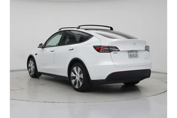 $31998 : Tesla Model Y 2021 AWD Long image 2