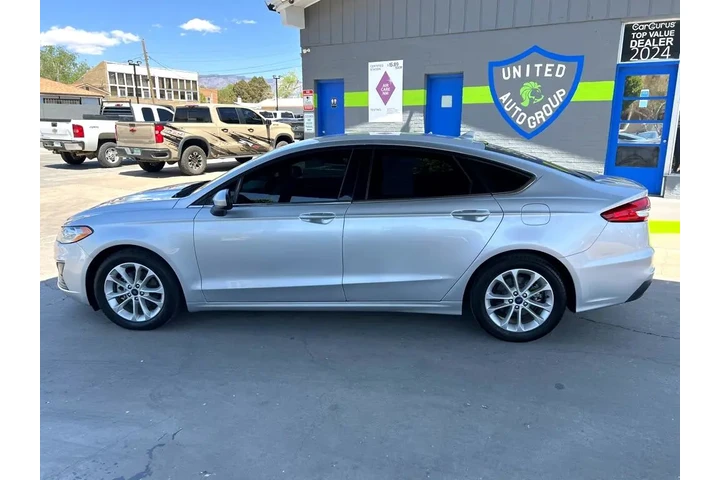 2019 Fusion SE image 8