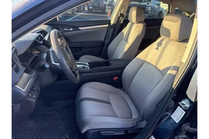 $14000 : Honda Civic 2016 LX 4dr Seda image 9