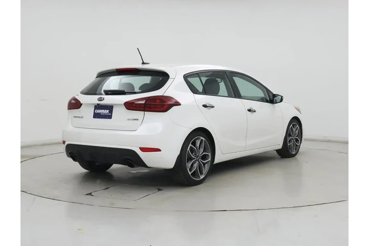 $16998 : Kia Forte5 2016 SX 4dr Hatch image 8
