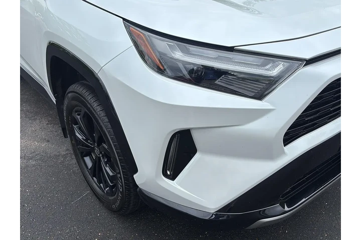 $40187 : Gold Certified 2024 RAV4 Hybr image 8