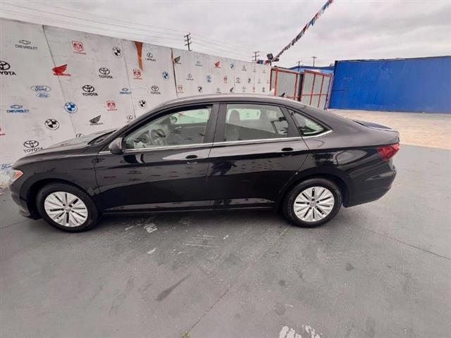 $14995 : Used 2019 Jetta R-Line Auto w image 6