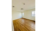 $800 : charming HOME ..Inglewood, CA thumbnail