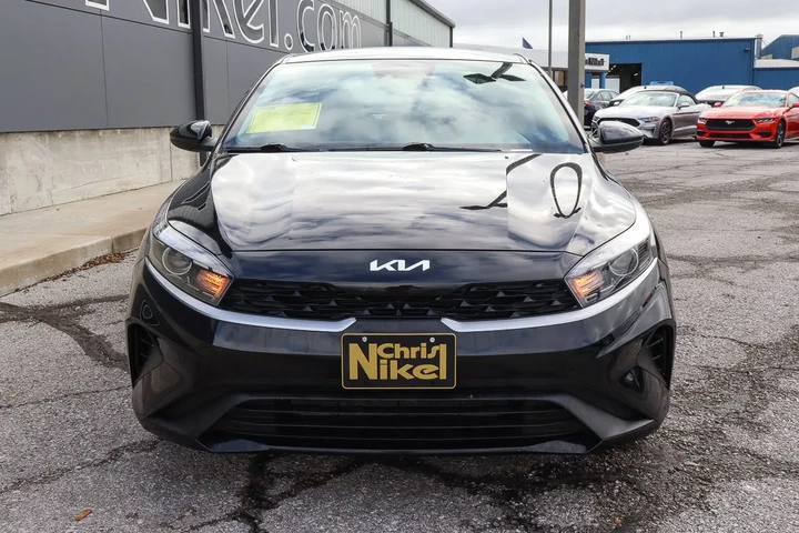 $17288 : 2023 Forte LXS image 2
