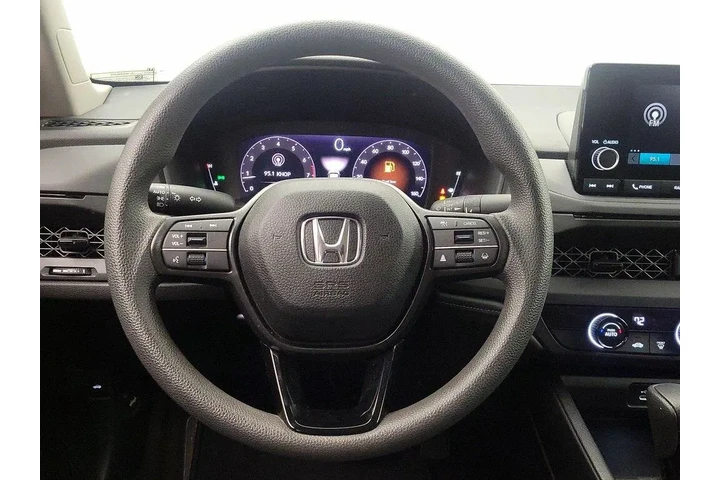 $24998 : Honda Accord 2024 LX 4dr Sed image 10