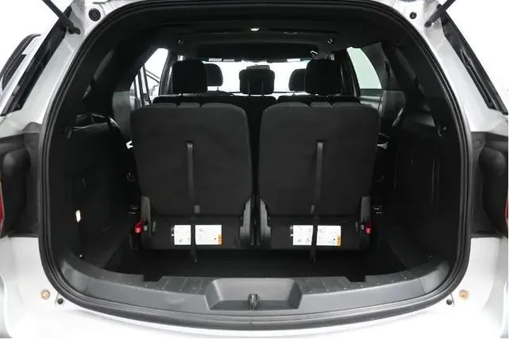 $13491 : Ford Explorer 2017 XLT 4dr S image 2