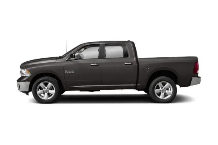 $24983 : Ram 1500 Classic 2019 4x4 SL image 2