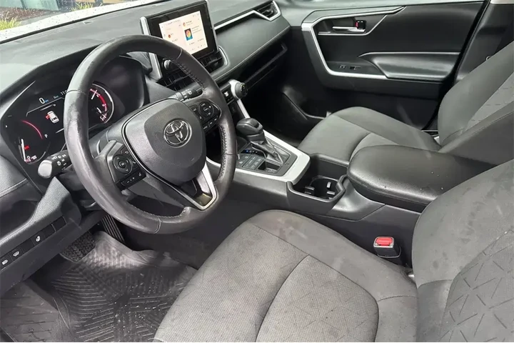 $29923 : Toyota RAV4 2024 AWD XLE 4dr image 10