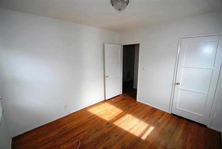 $1000 : Beautiful Home...LAKEWOOD,CA image 4