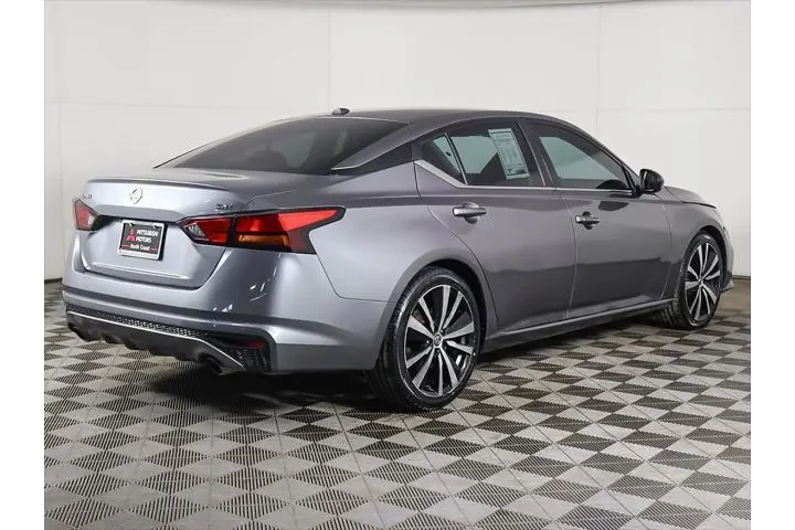 $11499 : Nissan Altima 2020 2.5 SR 4d image 7