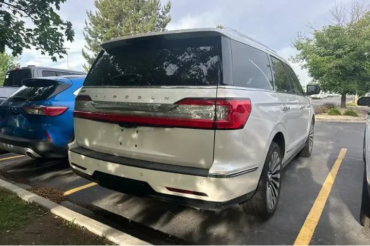$27995 : Lincoln Navigator 2019 4x4 R image 2
