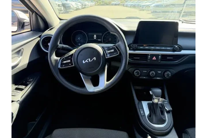 $18991 : Kia Forte 2023 LXS 4dr Sedan image 9