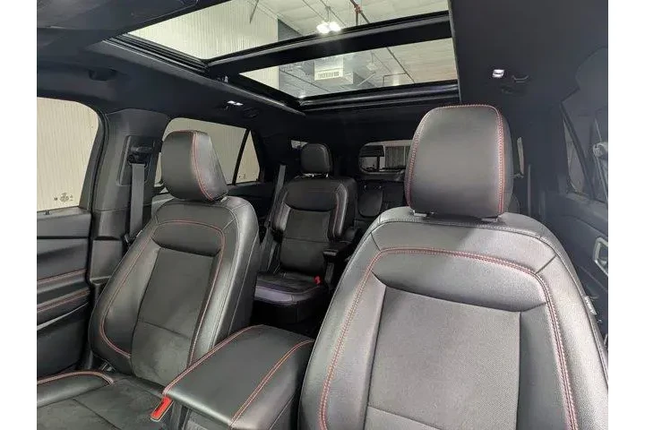 $33959 : Ford Explorer 2023 AWD ST-Li image 4