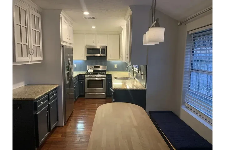 $2000 : 3 bed 2 bath image 6