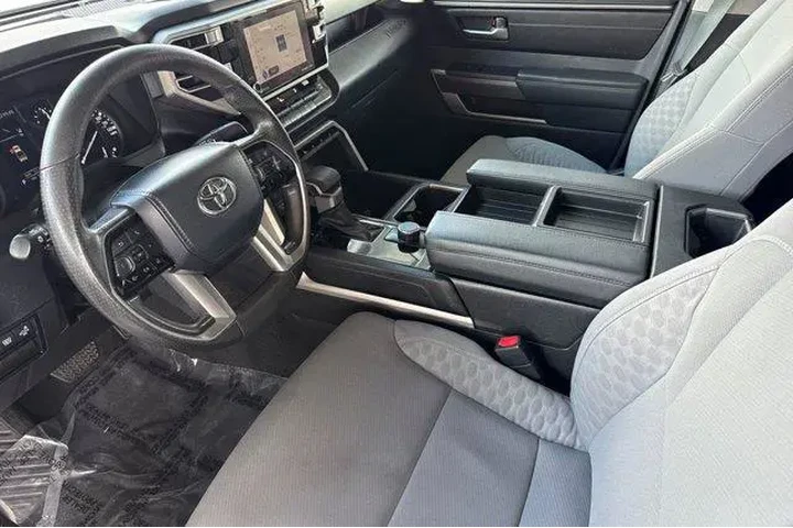 $34195 : Toyota Tundra 2022 4x2 SR5 4 image 5