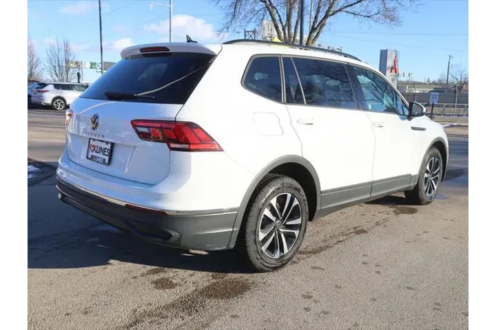$20990 : Volkswagen Tiguan 2024 S 4dr image 8