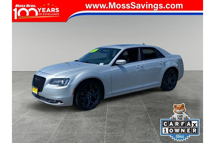 $33089 : Chrysler 300 2023 S V6 4dr S image 1