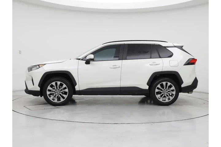 $26998 : Toyota RAV4 2021 XLE Premium image 3