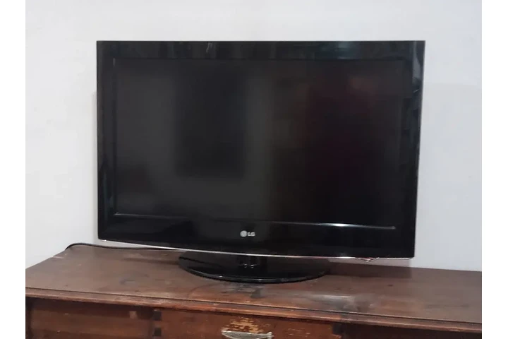 $2500 : Televisión LG 32 pulgadas image 1