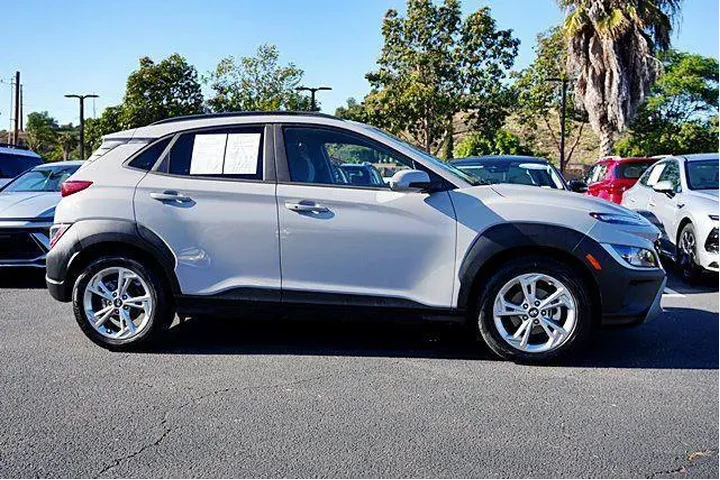 $18570 : Hyundai KONA 2023 SEL 4dr Cr image 7