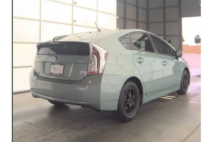 $11495 : 2014 Prius Two image 6