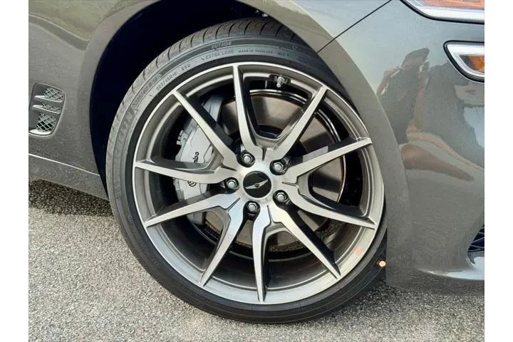 $39999 : Genesis G70 2026 2.5T Standa image 5